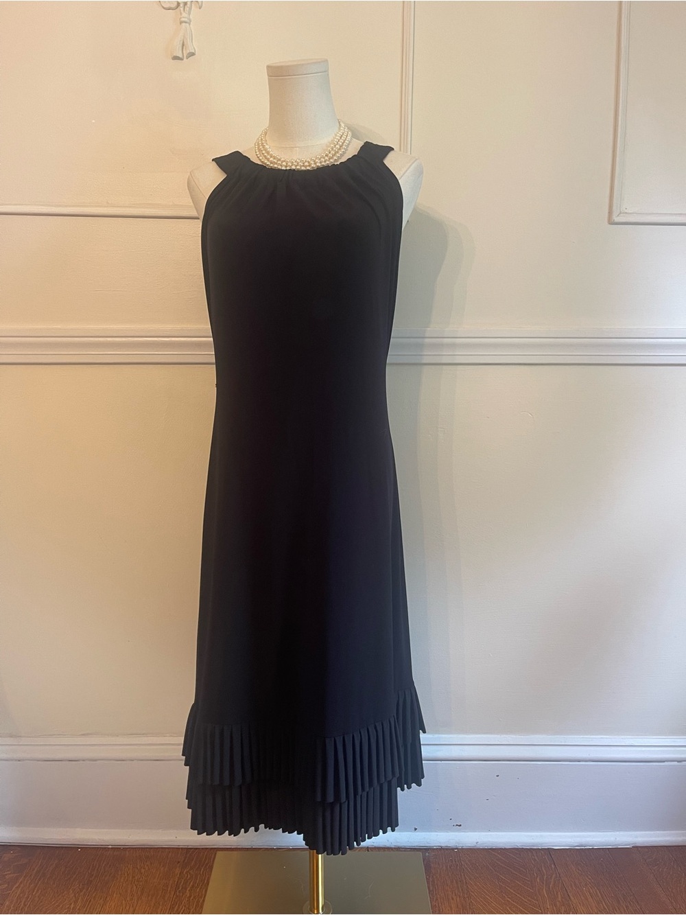 Oscar Sleeveless Black Double Pleated-Hem Midi Dress